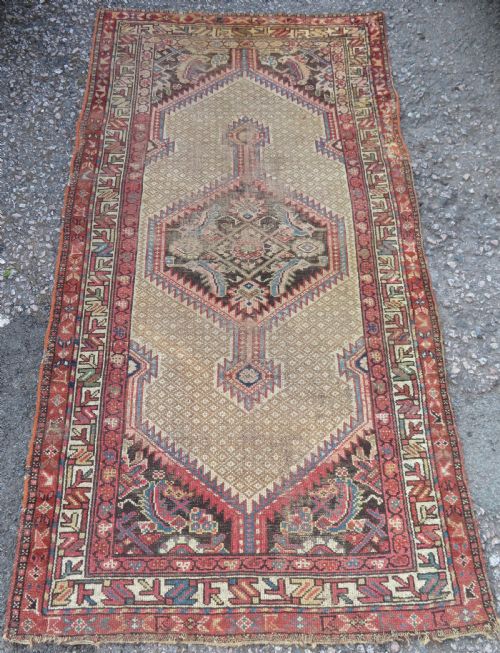 DISTRESSED ANTIQUE SARAB TRIBAL RUG 194CM X 132CM