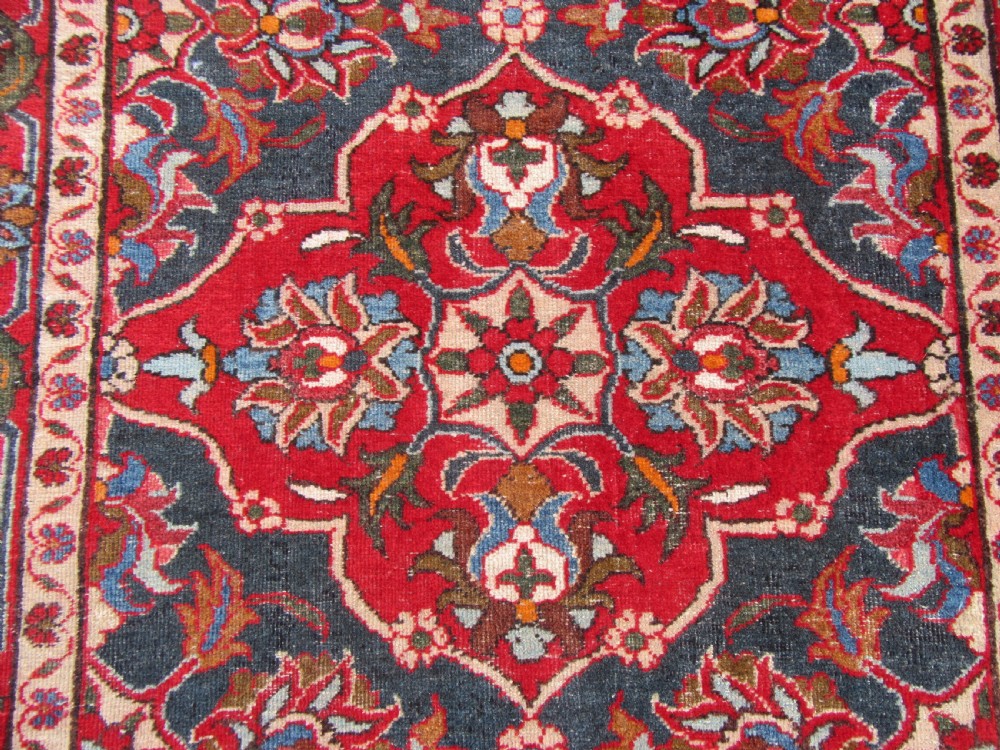 ANTIQUE COUNTRY HOUSE SHABBY CHIC ARAK SARUQ SAROUK LONG RUG RUNNER. SIX MEDALLION CARTOUCHE PATTERN View IX
