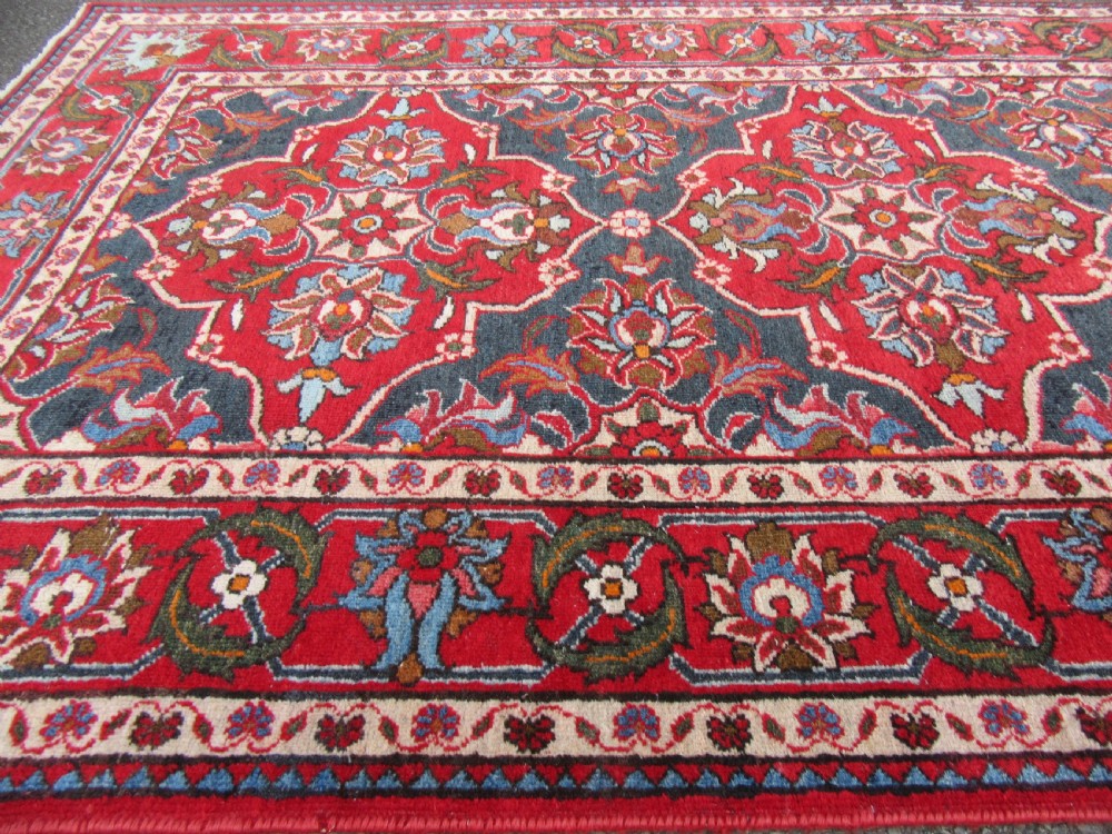 ANTIQUE COUNTRY HOUSE SHABBY CHIC ARAK SARUQ SAROUK LONG RUG RUNNER. SIX MEDALLION CARTOUCHE PATTERN View XXIII