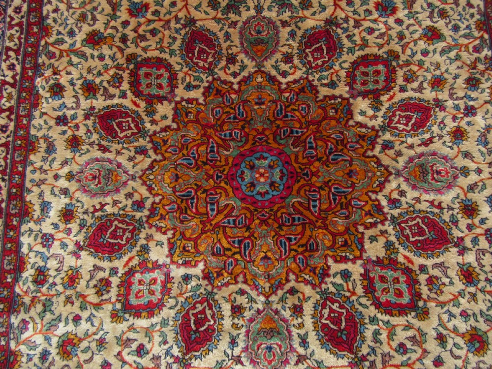 A VERY FINE ANTIQUE INDIAN RUG OF ARDABIL DESIGN. EXCEPTIONAL QUALITY KURK WOOL. View VIII