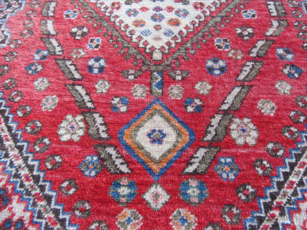 ANTIQUE COUNTRY HOUSE BAKHTIARI KURDISH RUG WITH A QASHQAI RUG PATTERN. 208CM X 159CM. View X