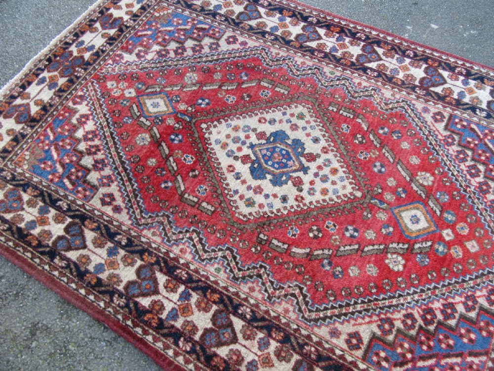 ANTIQUE COUNTRY HOUSE BAKHTIARI KURDISH RUG WITH A QASHQAI RUG PATTERN. 208CM X 159CM. View XIII
