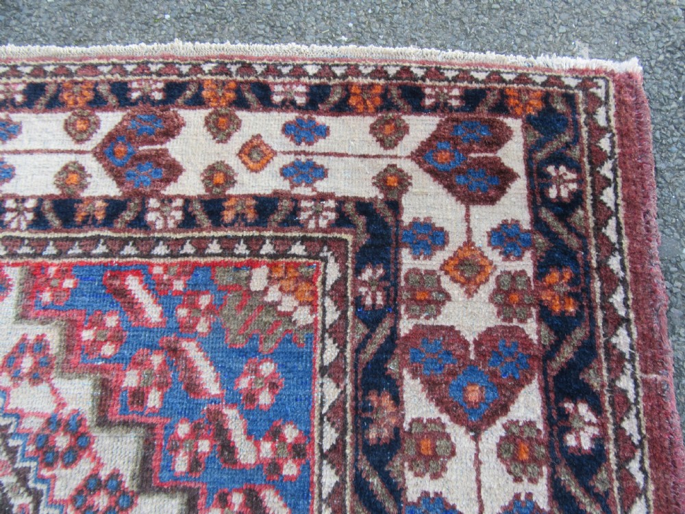 ANTIQUE COUNTRY HOUSE BAKHTIARI KURDISH RUG WITH A QASHQAI RUG PATTERN. 208CM X 159CM. View XVI