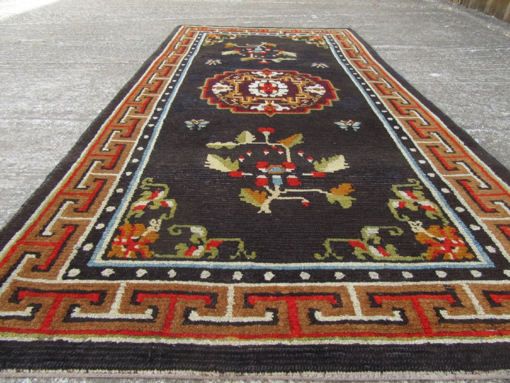 ANTIQUE COUNTRY HOUSE CHINESE TIBETAN RUG. WITH FLOWER SPRIGS & BUTTERFLIES View V