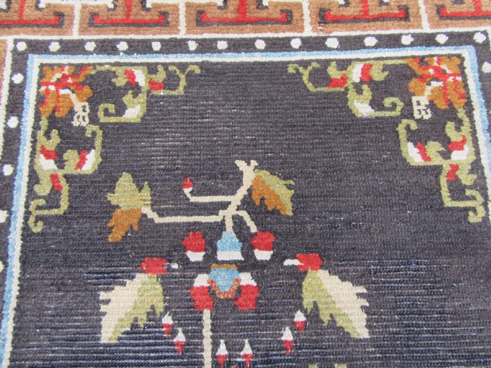 ANTIQUE COUNTRY HOUSE CHINESE TIBETAN RUG. WITH FLOWER SPRIGS & BUTTERFLIES View X