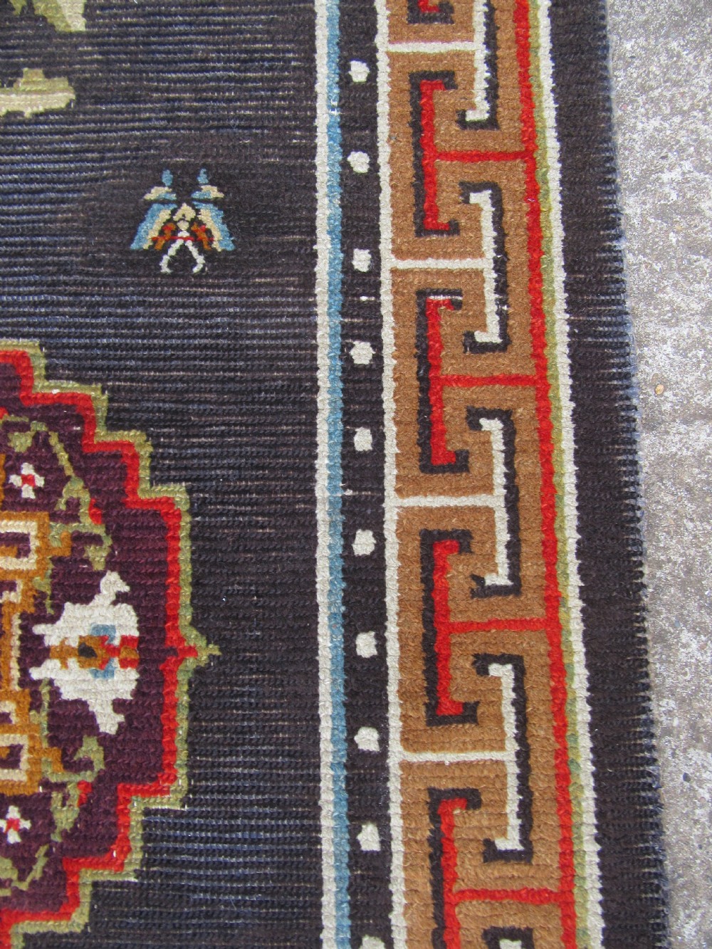 ANTIQUE COUNTRY HOUSE CHINESE TIBETAN RUG. WITH FLOWER SPRIGS & BUTTERFLIES View XV