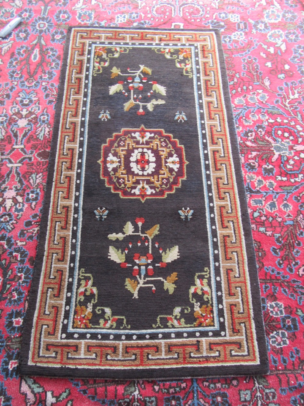 ANTIQUE COUNTRY HOUSE CHINESE TIBETAN RUG. WITH FLOWER SPRIGS & BUTTERFLIES View XXIV
