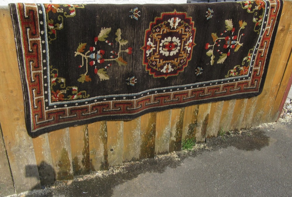 ANTIQUE COUNTRY HOUSE CHINESE TIBETAN RUG. WITH FLOWER SPRIGS & BUTTERFLIES View XXVIII