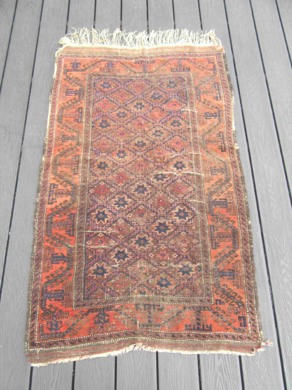 ANTIQUE COUNTRY HOUSE SHABBY CHIC BALUCH RUG. STAR ROSETTE DESIGN