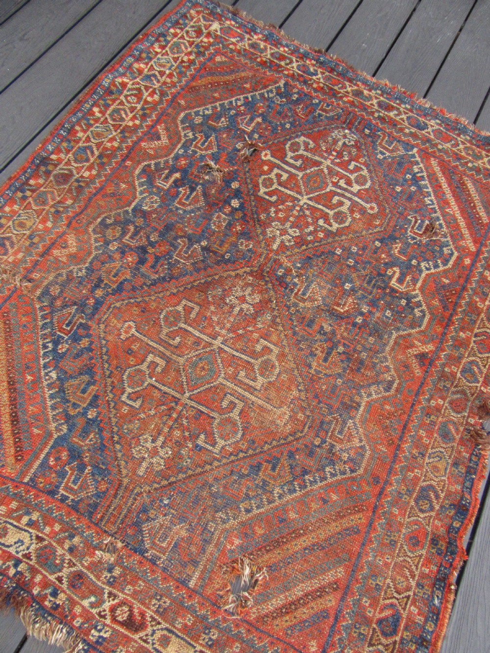 ANTIQUE COUNTRY HOUSE SHABBY CHIC QASHQAI RUG. PLETHORA OF BIRD MOTIFS. View III
