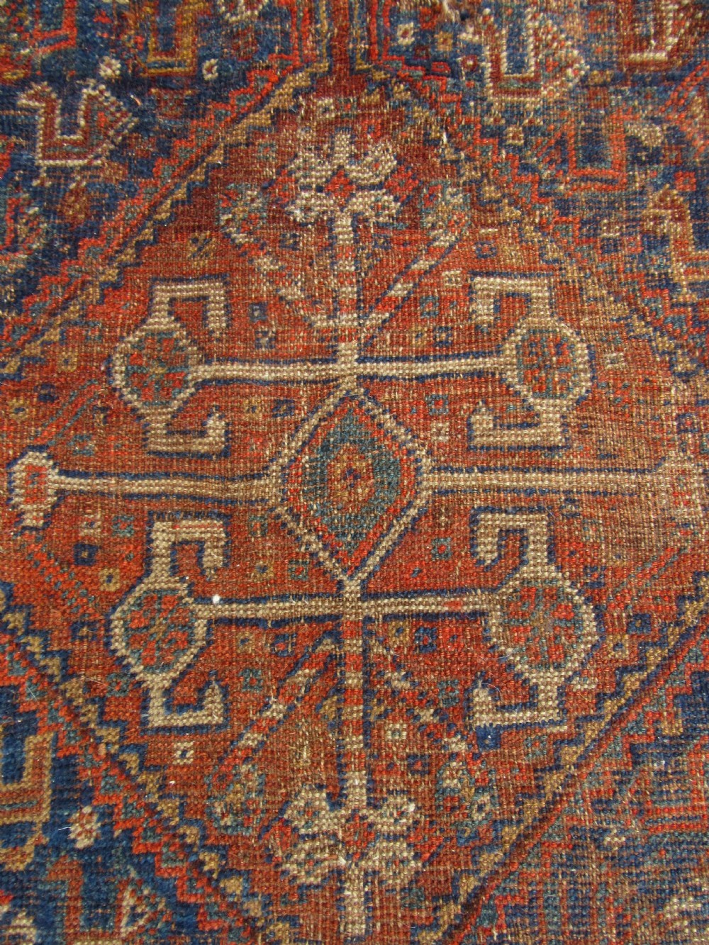 ANTIQUE COUNTRY HOUSE SHABBY CHIC QASHQAI RUG. PLETHORA OF BIRD MOTIFS. View V