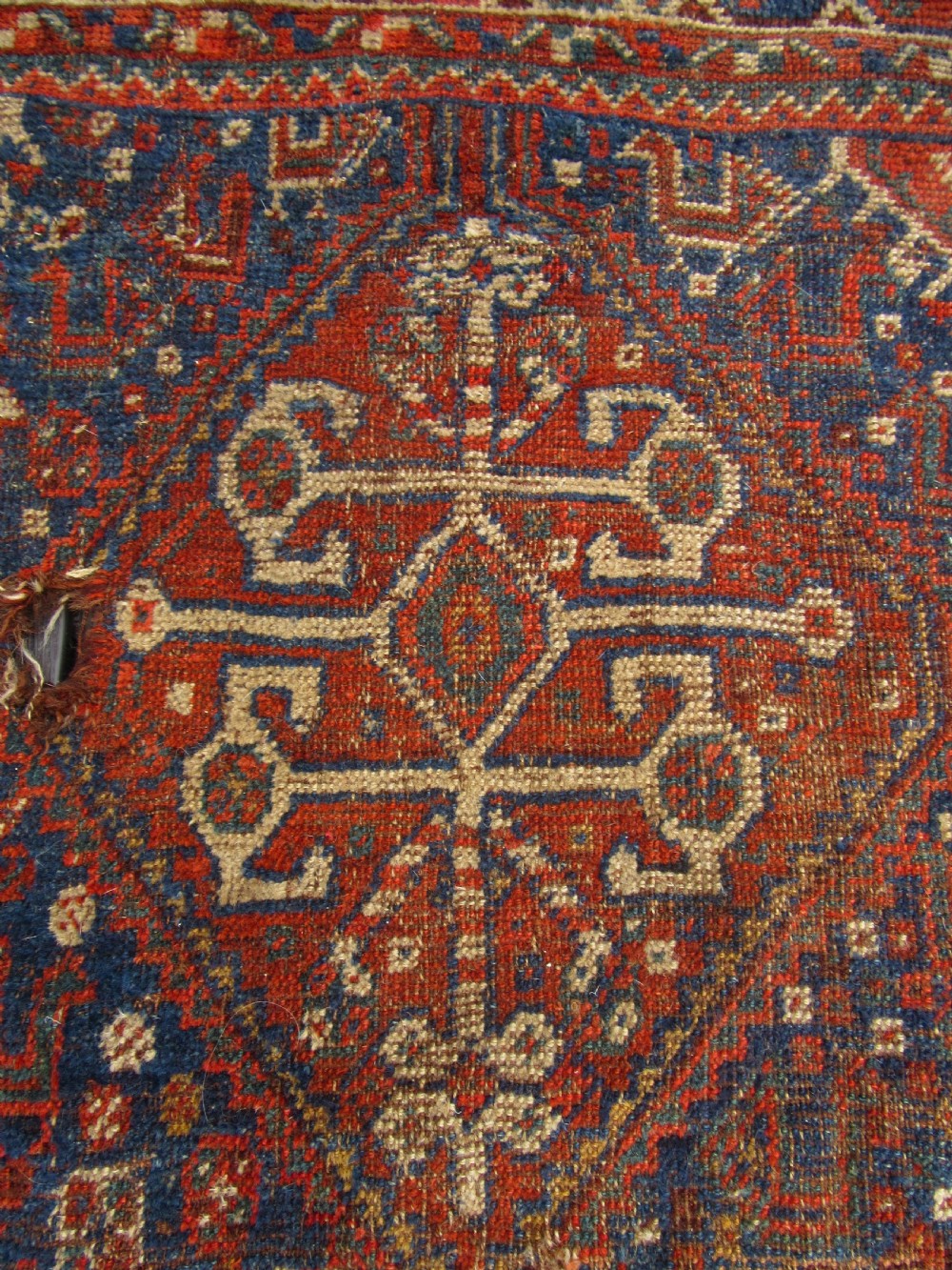 ANTIQUE COUNTRY HOUSE SHABBY CHIC QASHQAI RUG. PLETHORA OF BIRD MOTIFS. View VI