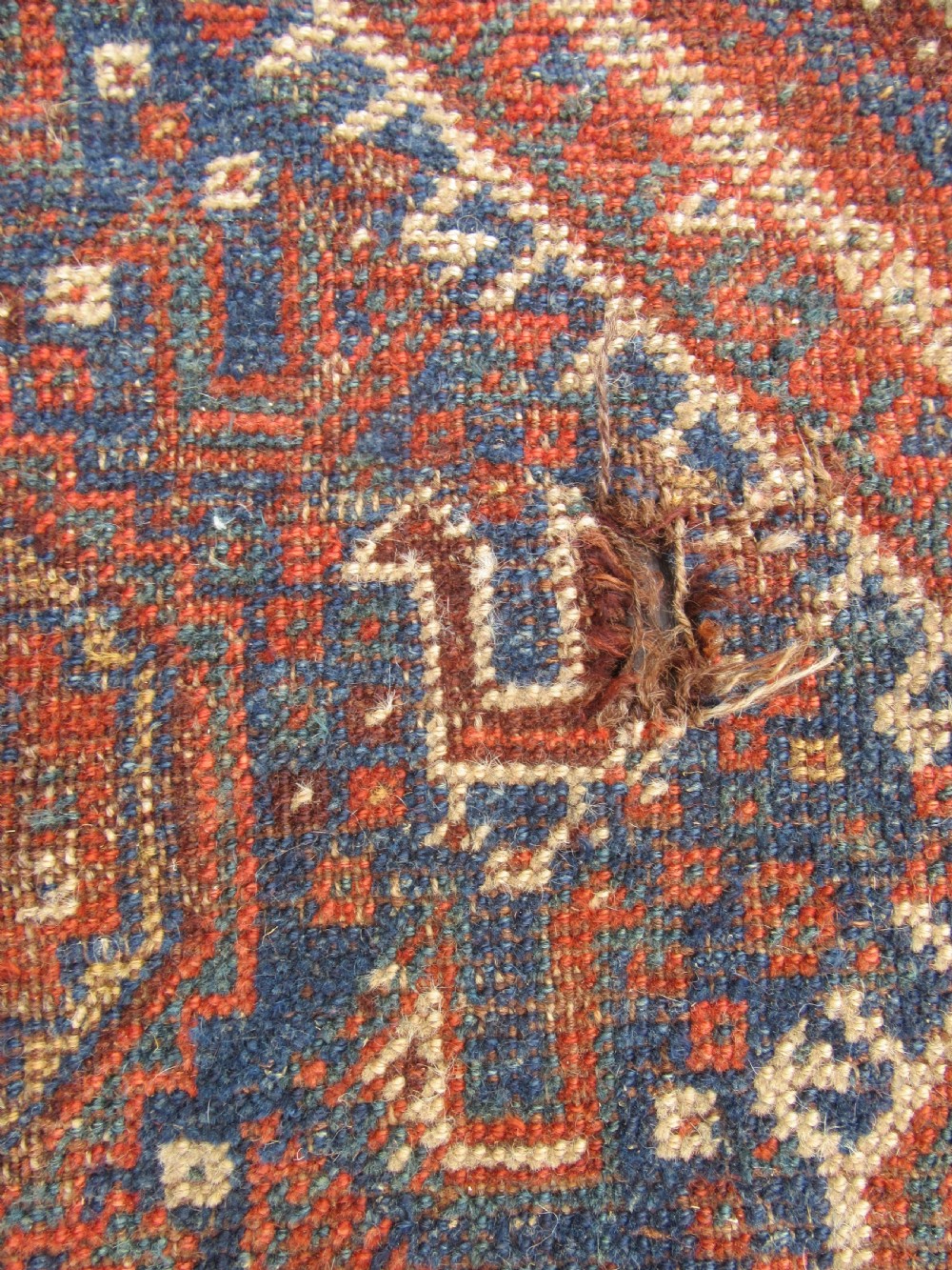 ANTIQUE COUNTRY HOUSE SHABBY CHIC QASHQAI RUG. PLETHORA OF BIRD MOTIFS. View VII