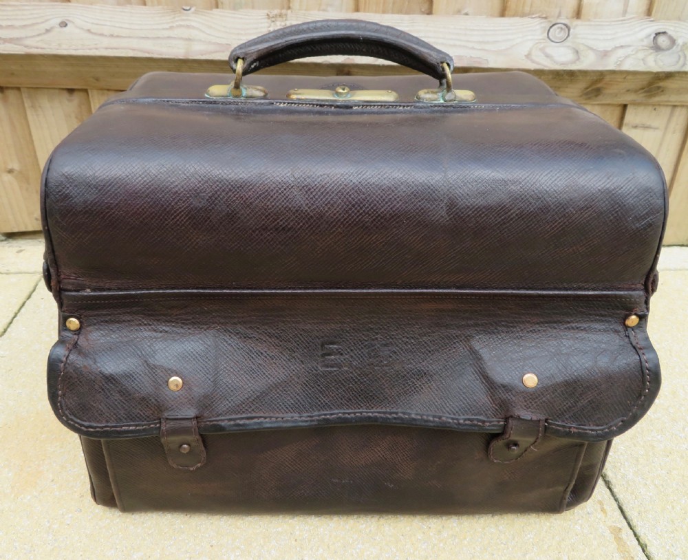 DARK BROWN LEATHER GLADSTONE DOCTOR'S MEDICAL BAG CASE. RED SILK MOIRE INTERIOR