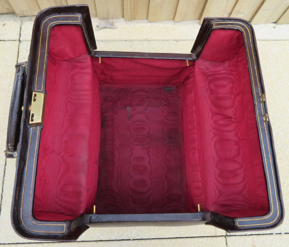 DARK BROWN LEATHER GLADSTONE DOCTOR'S MEDICAL BAG CASE. RED SILK MOIRE INTERIOR View VII