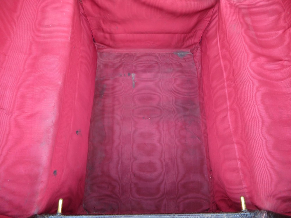 DARK BROWN LEATHER GLADSTONE DOCTOR'S MEDICAL BAG CASE. RED SILK MOIRE INTERIOR View X
