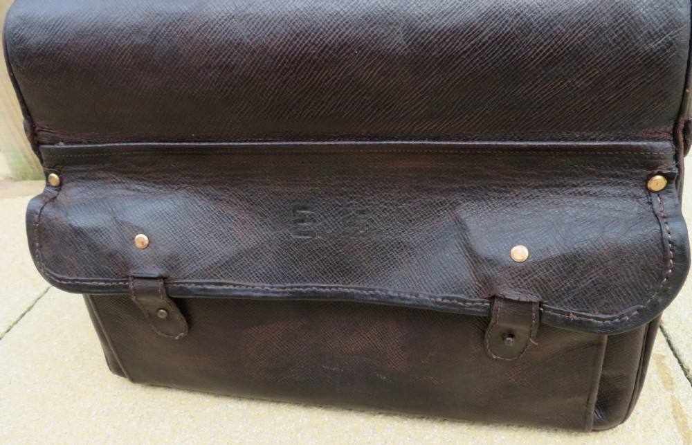 DARK BROWN LEATHER GLADSTONE DOCTOR'S MEDICAL BAG CASE. RED SILK MOIRE INTERIOR View XI