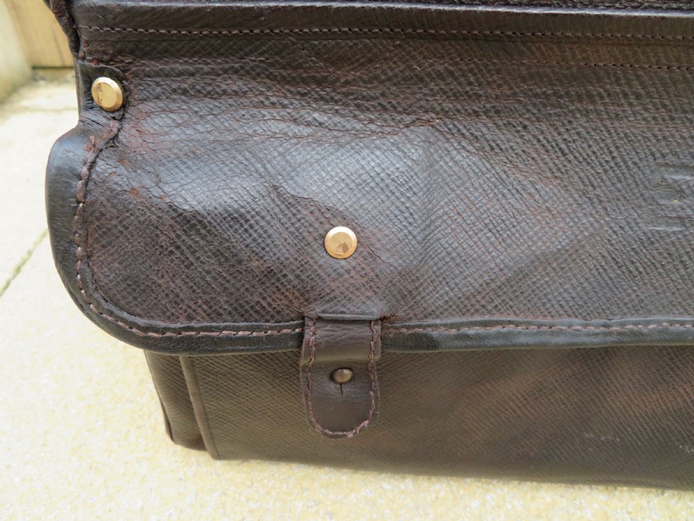 DARK BROWN LEATHER GLADSTONE DOCTOR'S MEDICAL BAG CASE. RED SILK MOIRE INTERIOR View XII