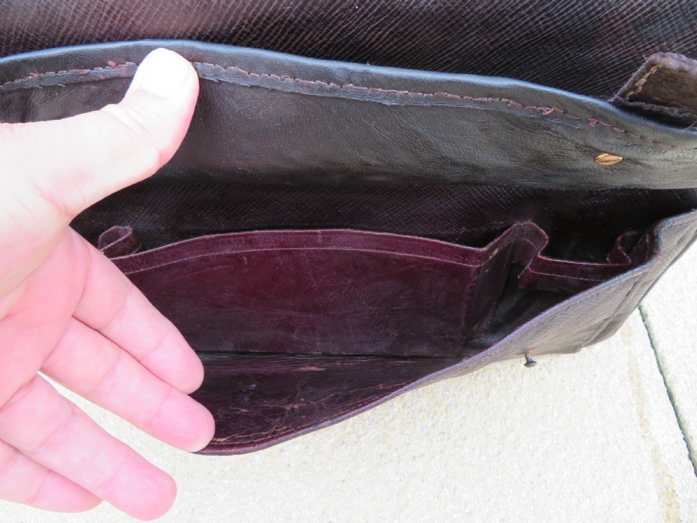 DARK BROWN LEATHER GLADSTONE DOCTOR'S MEDICAL BAG CASE. RED SILK MOIRE INTERIOR View XIV