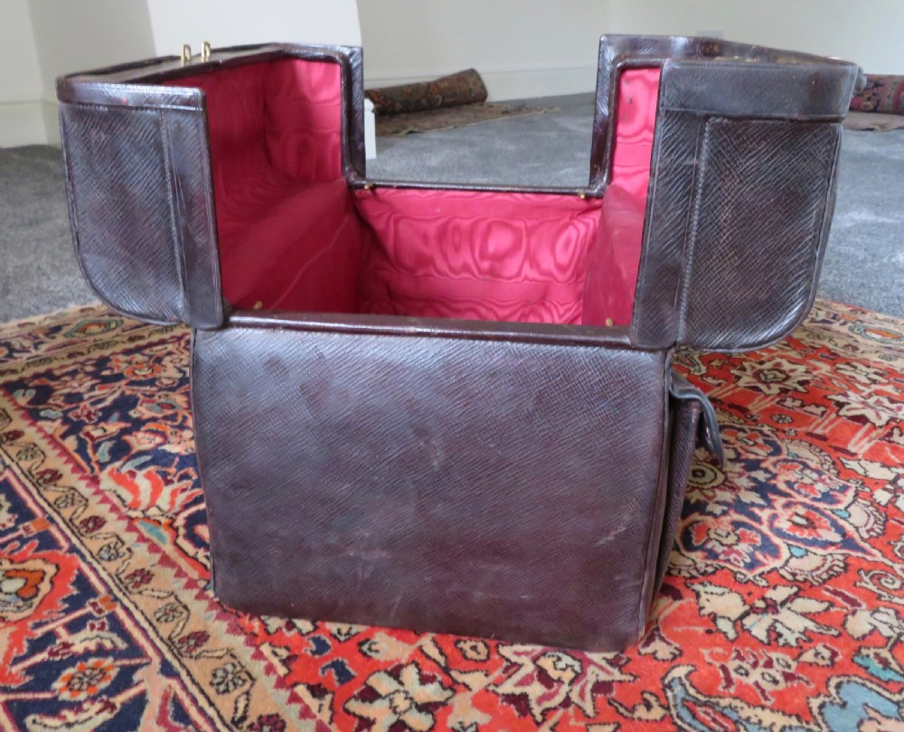 DARK BROWN LEATHER GLADSTONE DOCTOR'S MEDICAL BAG CASE. RED SILK MOIRE INTERIOR View XXIII
