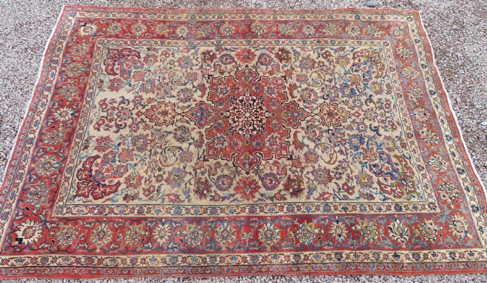 ANTIQUE NAJAFABAD ISFAHAN RUG. VERY FINE WEAVE WITH VELVETY WOOL PILE. View III