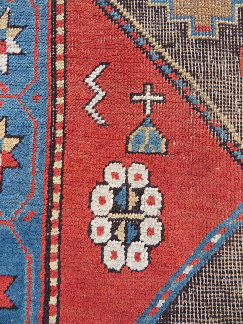 ANTIQUE SHABBY CHIC CAUCASIAN KAZAK LARGE RUG. ANIMALS & BIRDS. View XIX