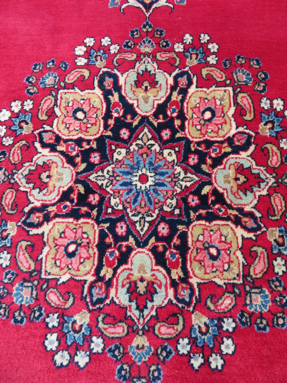 ELEGANT & REFINED ANTIQUE KASHAN RUG. CIRCA 1910S View XII