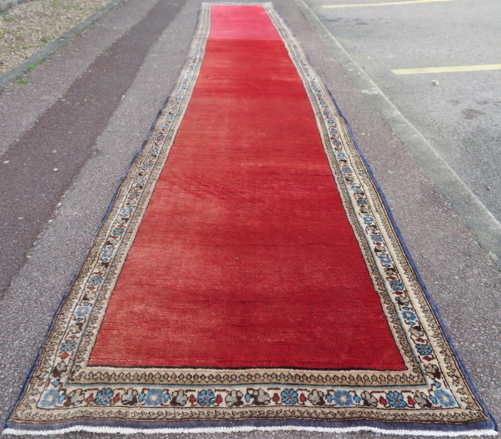 UNUSUAL MET-HANE (EMPTY FIELD) LONG NARROW HALL RUNNER. 426CM X 75CM.  View X