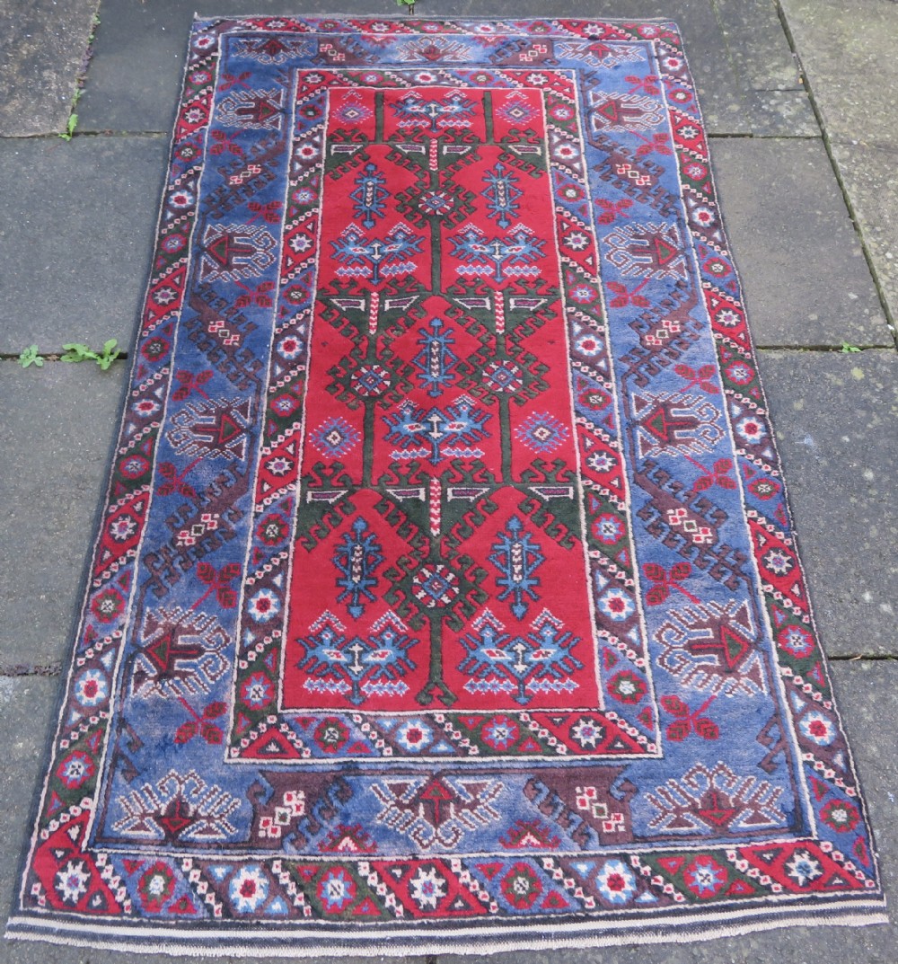 OLD ANATOLIAN TURKISH DOSEMEALTI ANTALYA VILLAGE RUG VEGETABLE DYED. 199CM X 117CM.