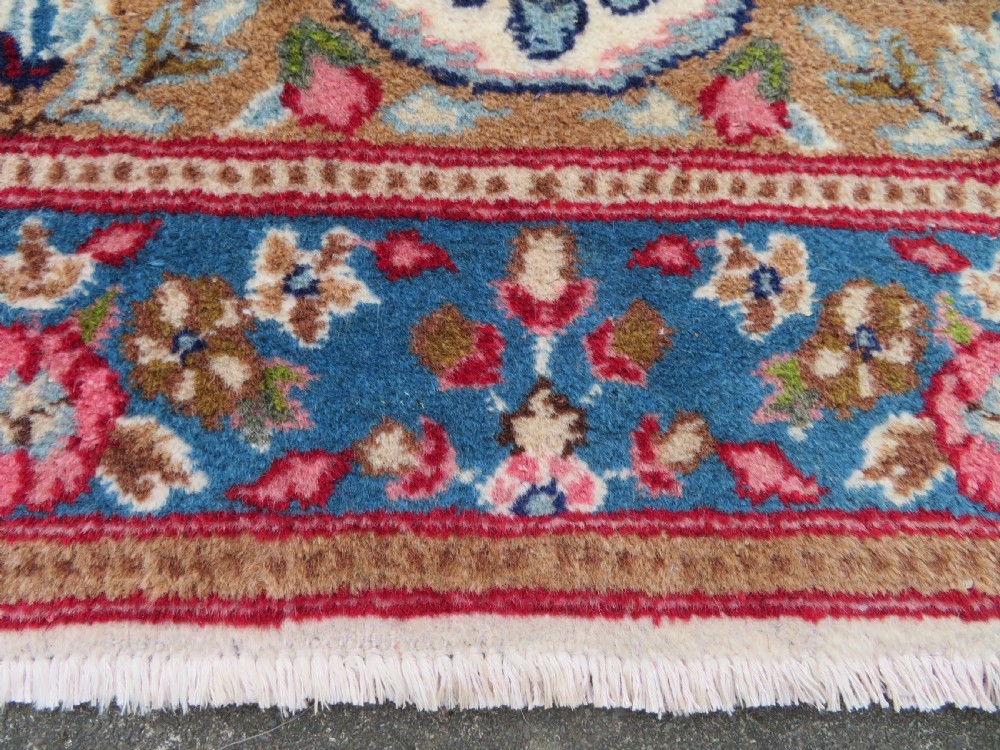 ATTRACTIVE OLD KERMAN (KIRMAN) RUG WITH FLORAL FESTOONS. SOUTH CENTRAL PERSIA. 155CM X 89CM. View XI