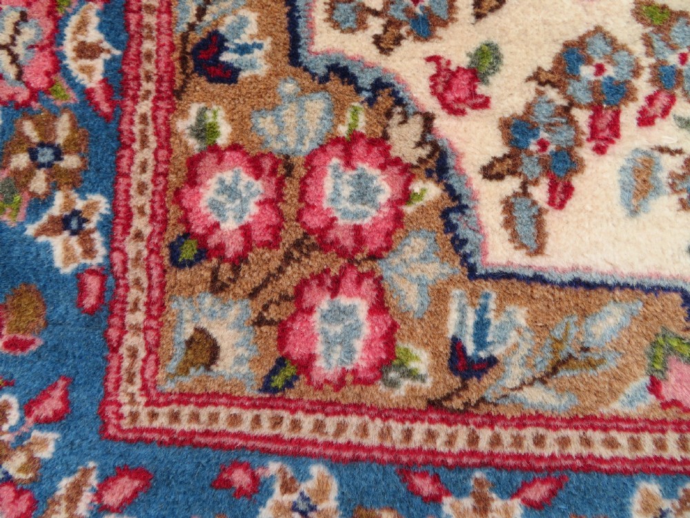 ATTRACTIVE OLD KERMAN (KIRMAN) RUG WITH FLORAL FESTOONS. SOUTH CENTRAL PERSIA. 155CM X 89CM. View XII