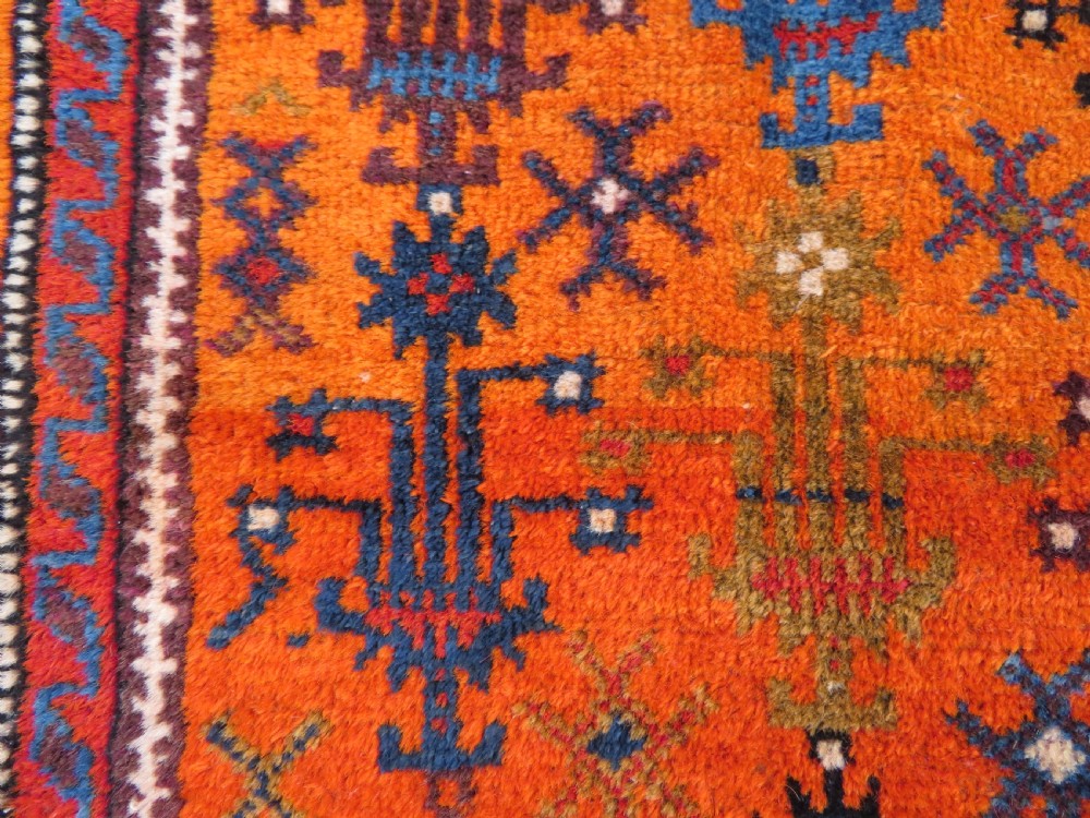 UNUSUAL ANTIQUE BALUCH RUG. 142CM X 92CM. View VI