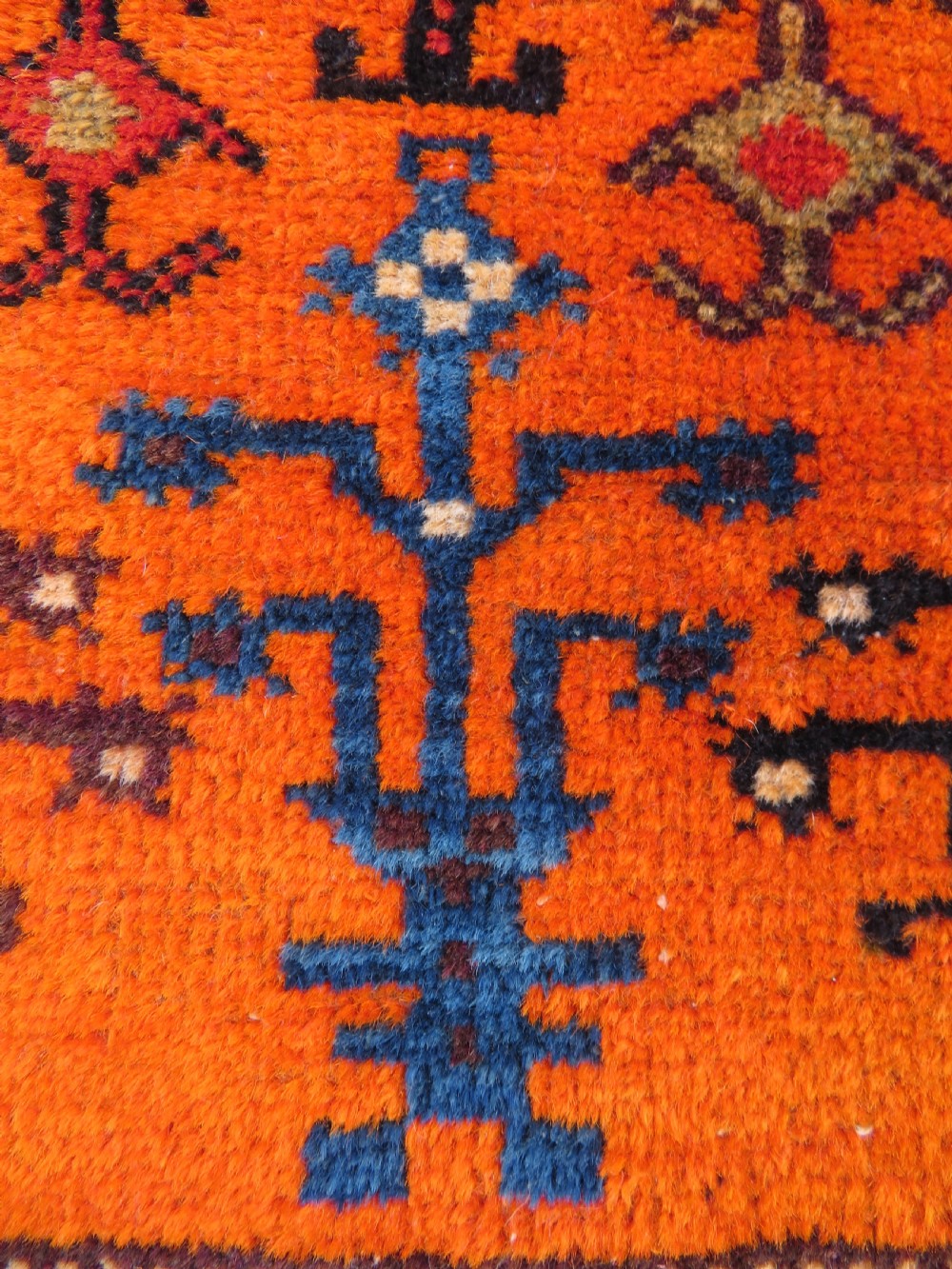 UNUSUAL ANTIQUE BALUCH RUG. 142CM X 92CM. View XV