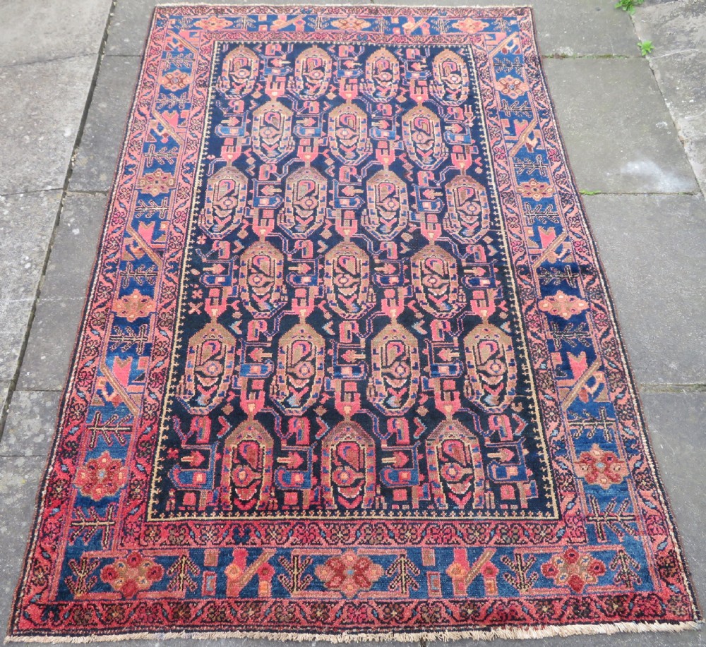 ANTIQUE HAMADAN VILLAGE RUG. WITH BOTEHS & LONE TRIBAL FIGURE. NORTH WEST PERSIA. 201CM X 133CM. View II