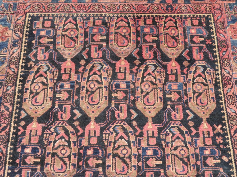 ANTIQUE HAMADAN VILLAGE RUG. WITH BOTEHS & LONE TRIBAL FIGURE. NORTH WEST PERSIA. 201CM X 133CM. View VIII