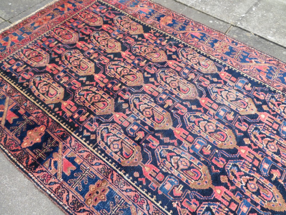 ANTIQUE HAMADAN VILLAGE RUG. WITH BOTEHS & LONE TRIBAL FIGURE. NORTH WEST PERSIA. 201CM X 133CM. View XV