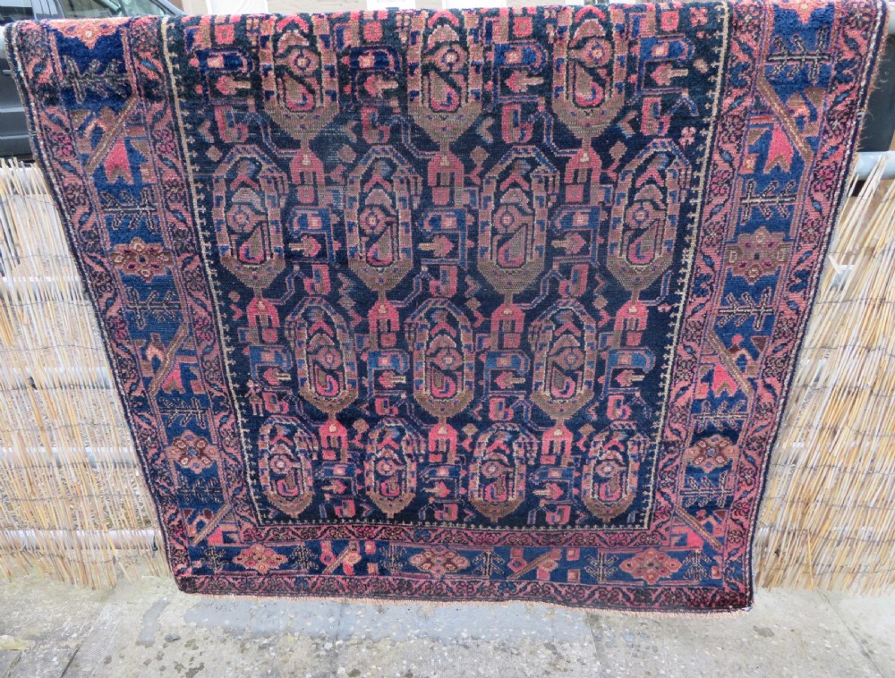 ANTIQUE HAMADAN VILLAGE RUG. WITH BOTEHS & LONE TRIBAL FIGURE. NORTH WEST PERSIA. 201CM X 133CM. View XXVII