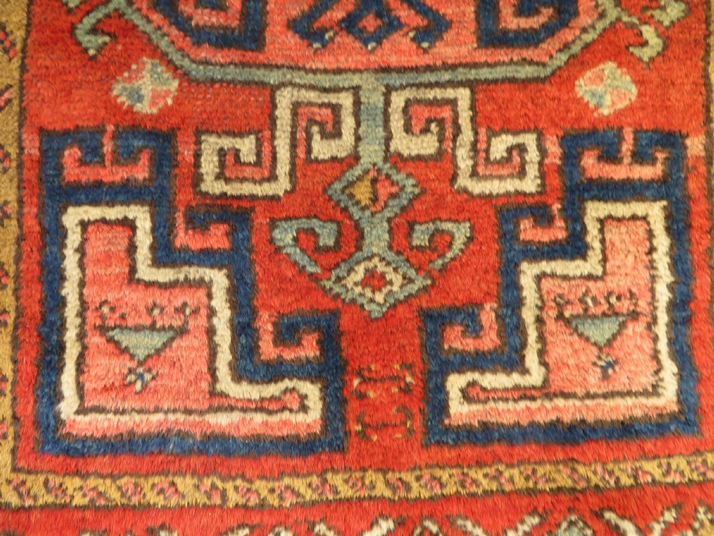 ANTIQUE TURKISH KONYA YASTIK RUG. CENTRAL ANATOLIA. EARLY 19TH CENTURY. 89CM X 49CM. View III
