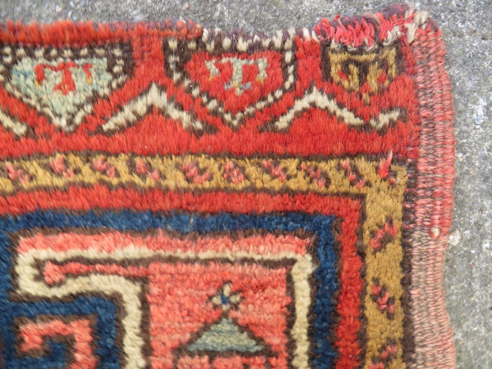 ANTIQUE TURKISH KONYA YASTIK RUG. CENTRAL ANATOLIA. EARLY 19TH CENTURY. 89CM X 49CM. View V