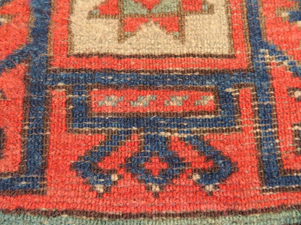 ANTIQUE TURKISH KONYA YASTIK RUG. CENTRAL ANATOLIA. EARLY 19TH CENTURY. 89CM X 49CM. View XV