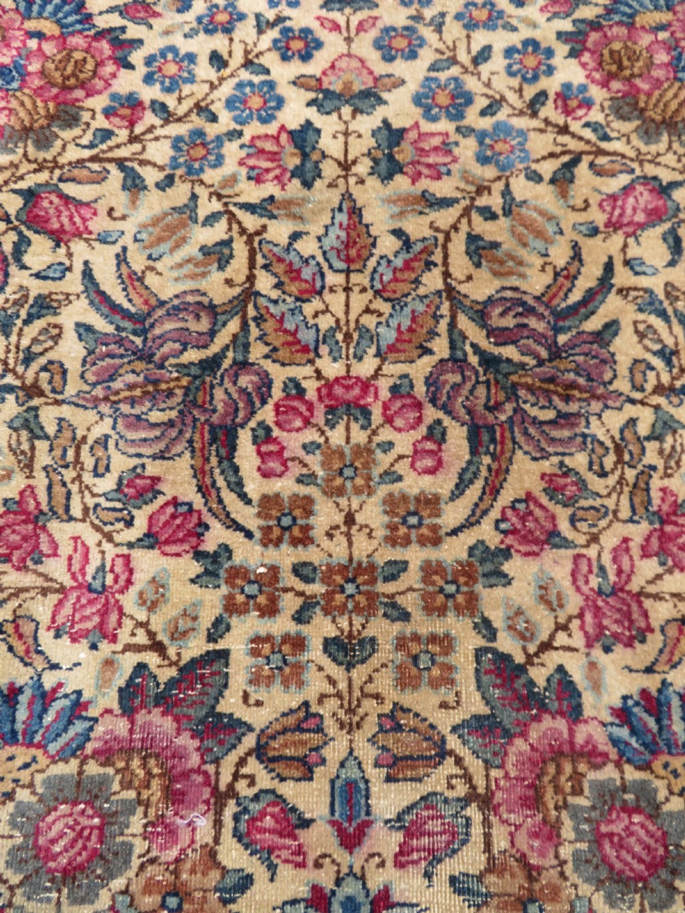 PAIR ANTIQUE IVORY GROUND FLORAL KERMAN KIRMAN RUGS. SOUTH PERSIA. 174CM X 90CM. View IX