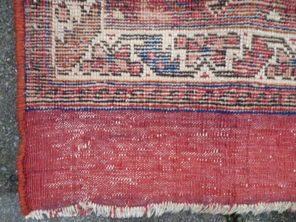 EARLY PATTERN ANTIQUE KHAMSEH RUG. 2ND HALF 19TH CENTURY. SOUTH WEST PERSIA. 168CM X 125CM. View XXIII