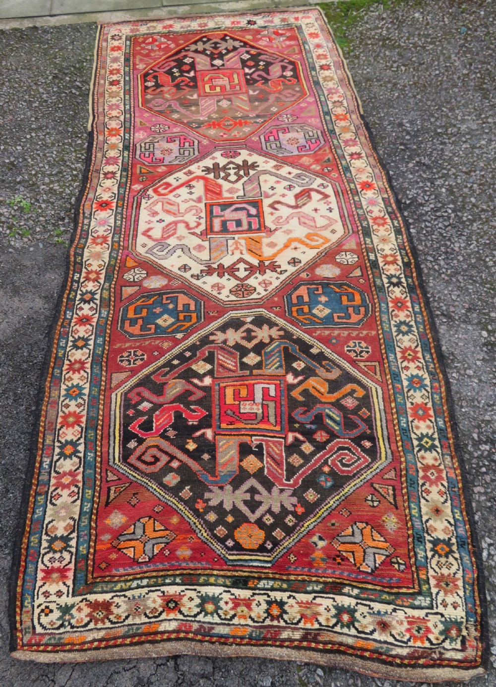 Antique Caucasian Karabagh Chondoresk (chonderesk) Rug KELLEH. Circa 1900. Cloud Band Design. 297cm X 125cm.