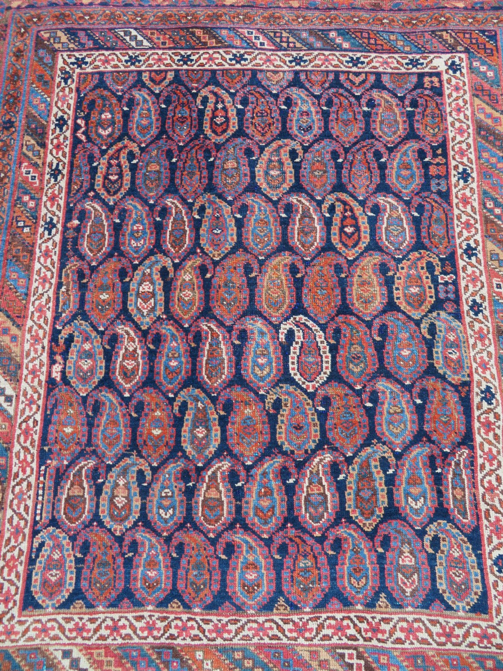 ANTIQUE AFSHAR TRIBAL RUG. AFSHAR TRIBES OF KERMAN. SOUTH PERSIA. LATE 19TH CENTURY. 146CM X 134CM. View V