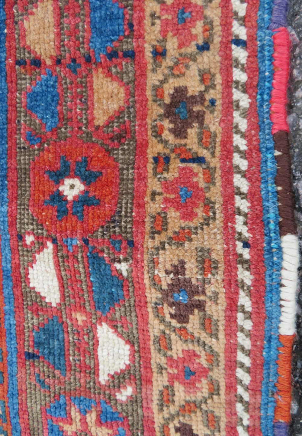 ANTIQUE AFSHAR TRIBAL RUG. AFSHAR TRIBES OF KERMAN. SOUTH PERSIA. LATE 19TH CENTURY. 146CM X 134CM. View XIV