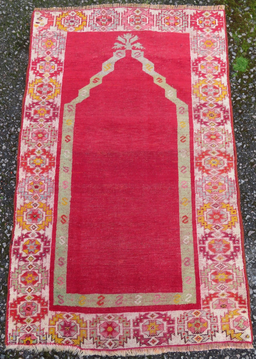 2ND HALF 19TH CENTURY ANTIQUE TURKISH KONYA PRAYER RUG. CENTRAL ANATOLIA 150CM X 94CM.