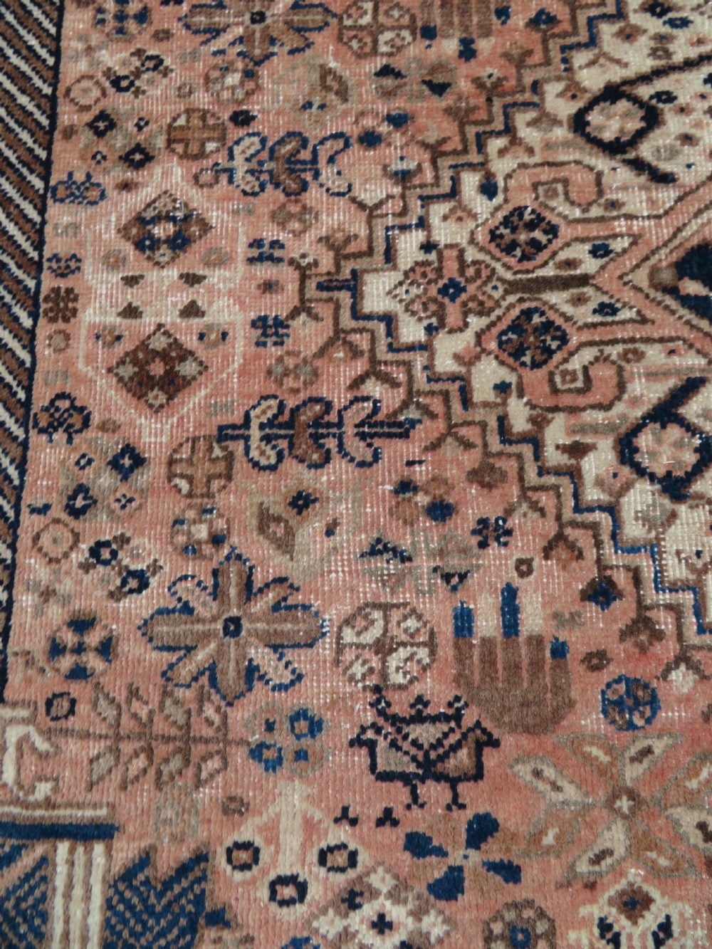 OLD SHIRAZ QASHQAI SMALL CARPET LARGE RUG. 254CM X 173CM. View IV