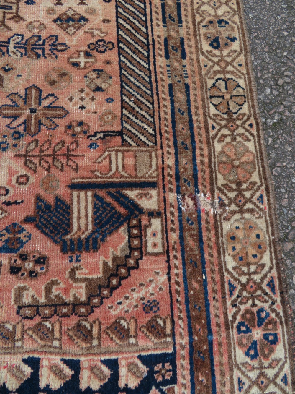 OLD SHIRAZ QASHQAI SMALL CARPET LARGE RUG. 254CM X 173CM. View V
