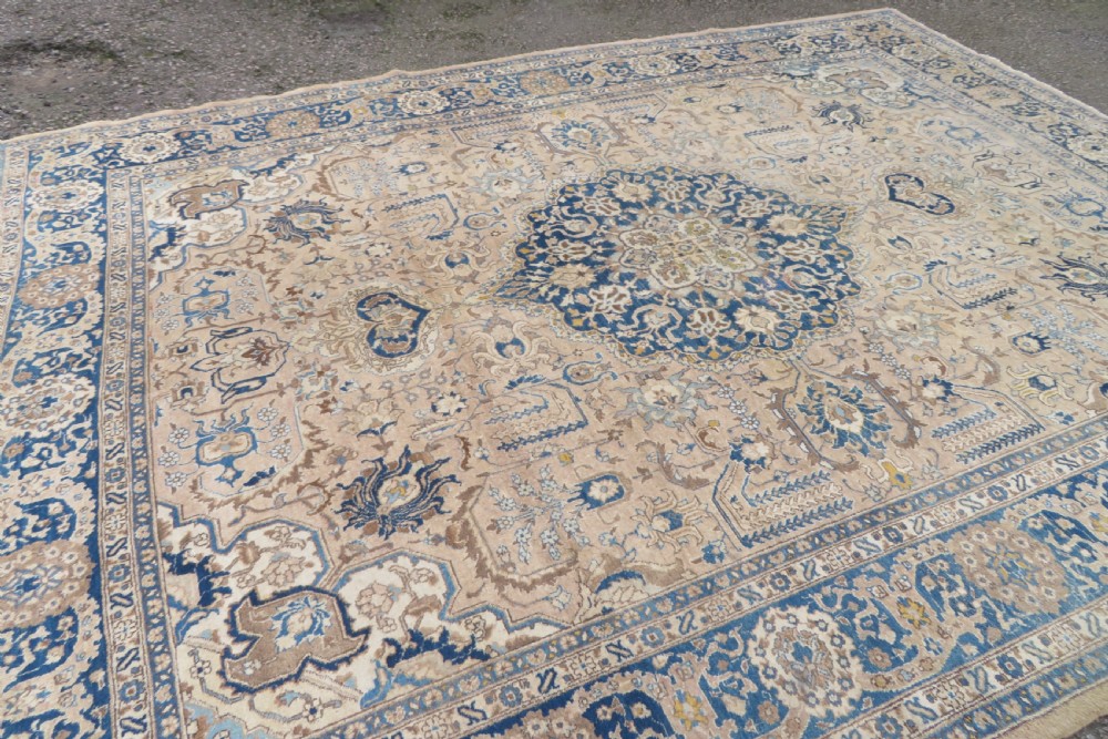 Antique Tabriz Carpet. 367cm x 270cm. View VII