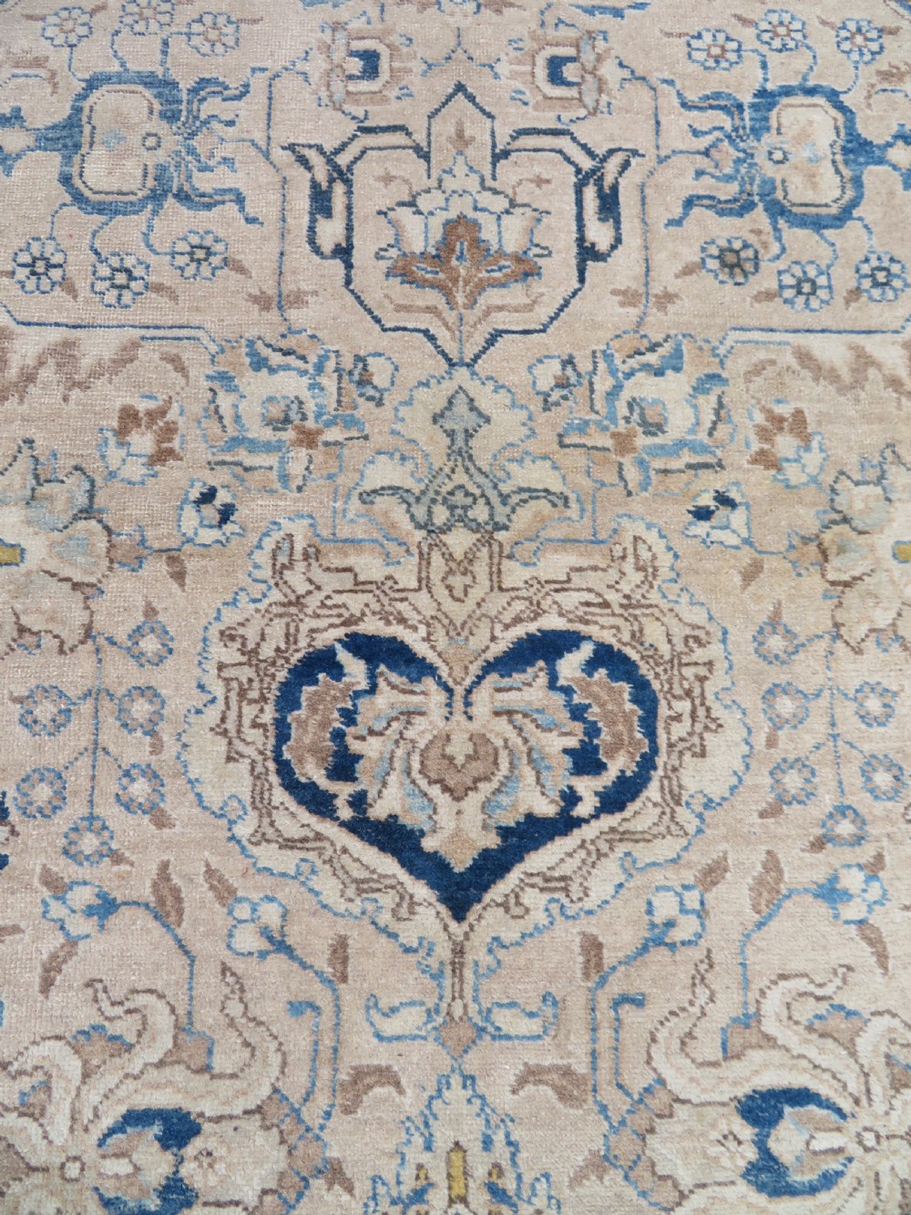 Antique Tabriz Carpet. 367cm x 270cm. View XVIII